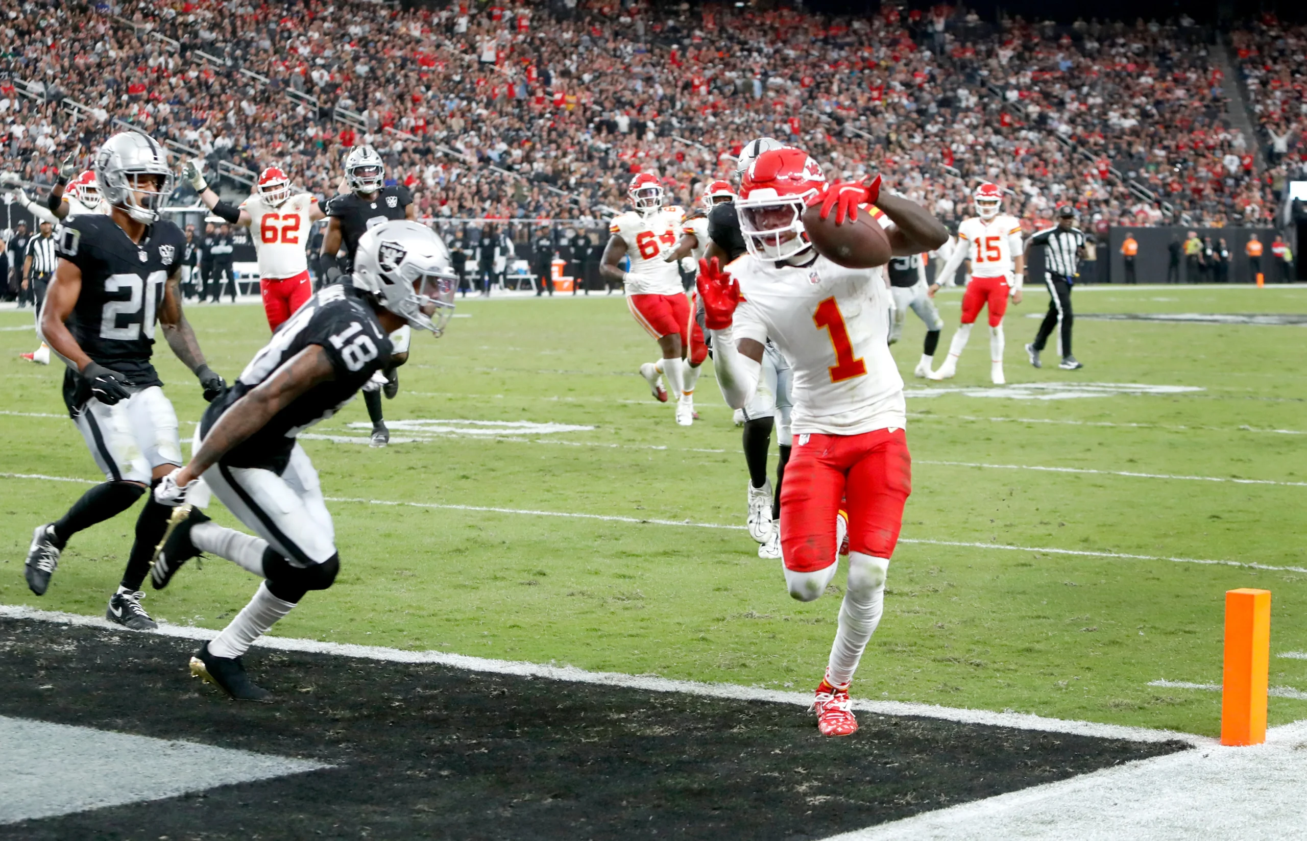 Drama in der NFL: Chiefs besiegen Raiders und bleiben ungeschlagen!