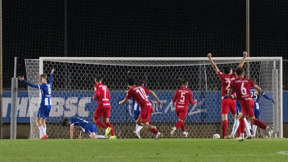 Hertha BSC II blamiert sich gegen Babelsberg: 0:4-Niederlage schockt Fans!