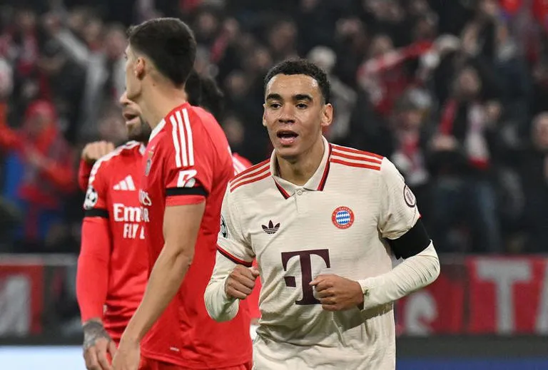 Drama in der Allianz Arena: Bayern besiegt Benfica, aber ein Todesfall überschattet den Sieg