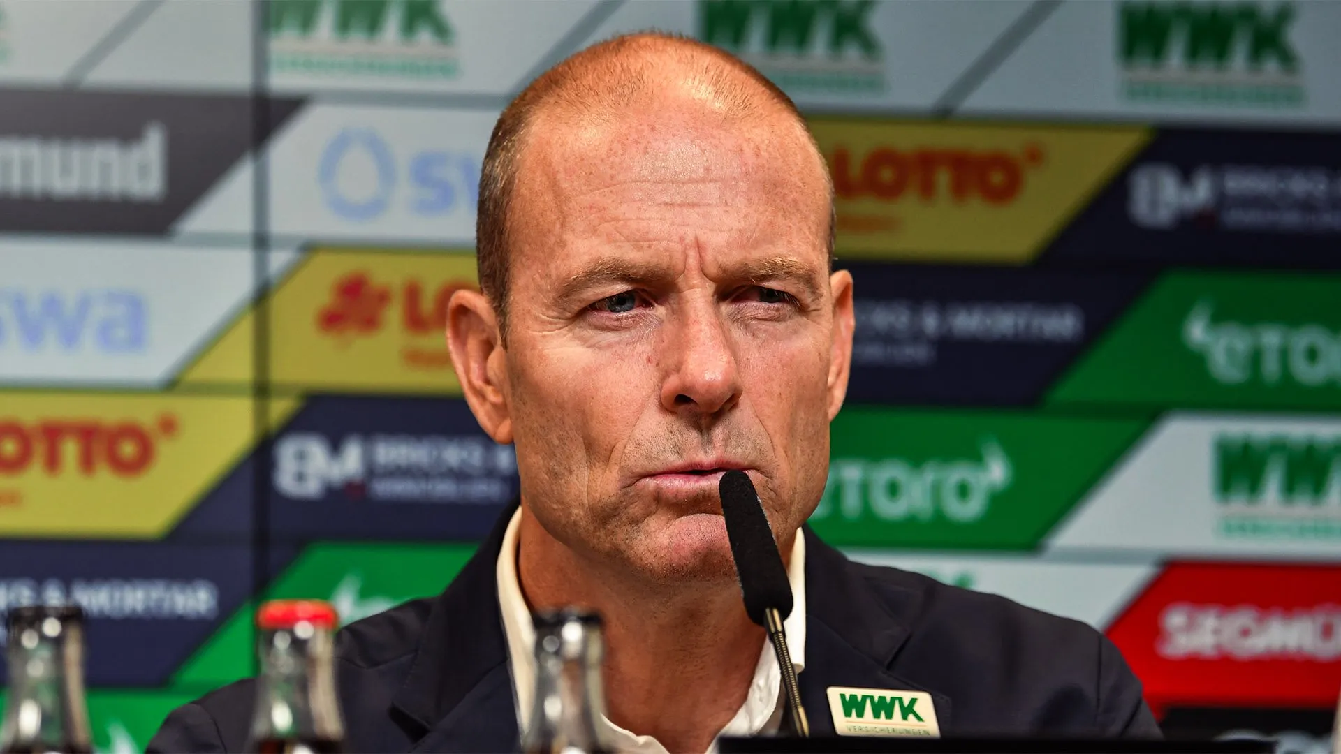 FC Augsburg: Der Nervenkitzel der Bundesliga - Tietz führt die Schwaben zum Sieg!
