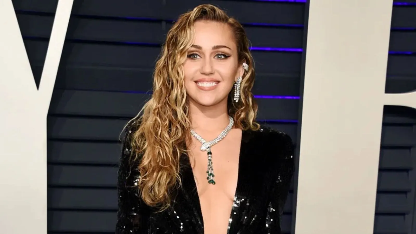 Miley Cyrus: Von der Tour ohne Gewinn zur Selbstliebe-Hymne – Ein Blick auf ihr bewegtes Leben!