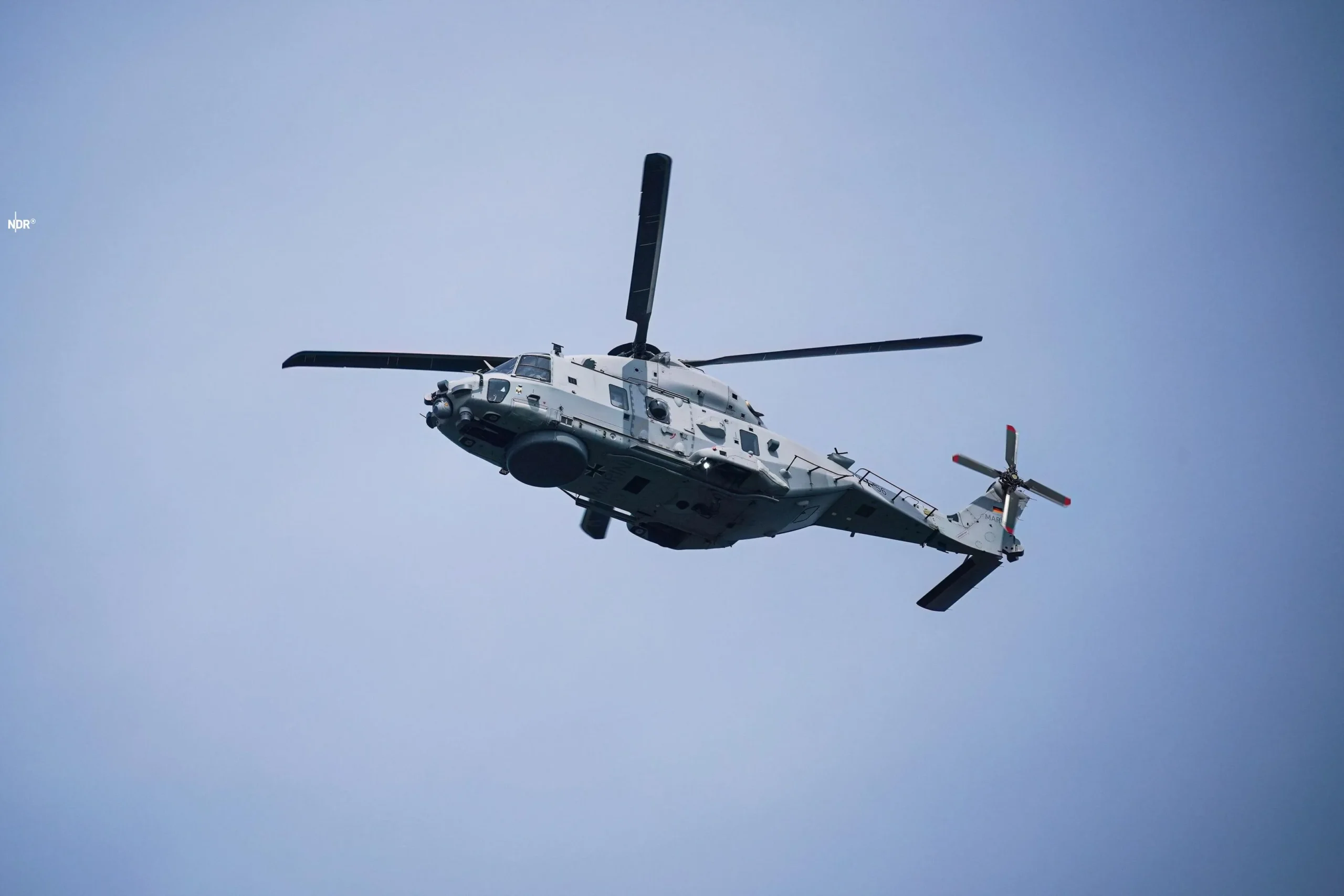 Alarmstufe Rot: Bundeswehr-Hubschrauber unter Beschuss in der Ostsee!