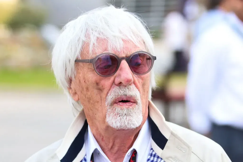 Bernie Ecclestone trennt sich von seiner legendären Autosammlung – Ein Abschied mit PS-Power!