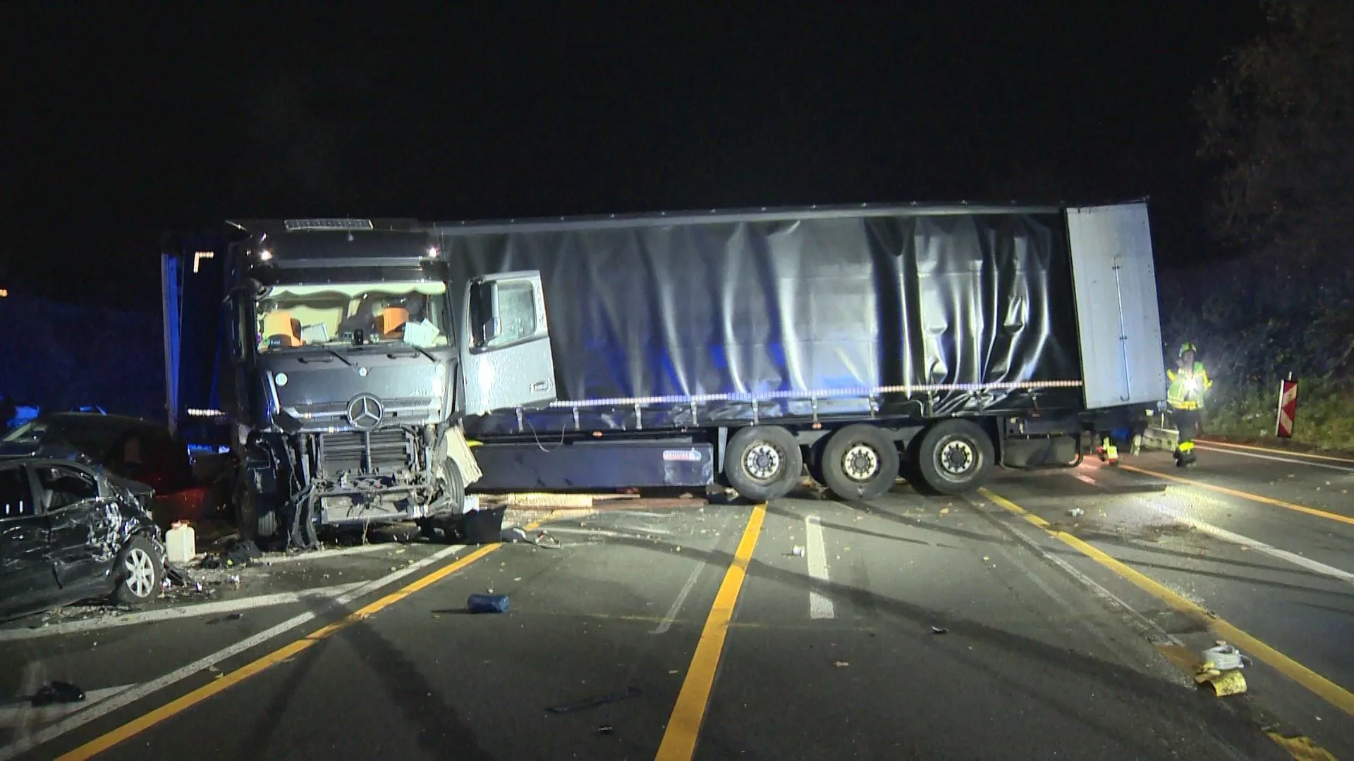 Chaos auf der A1: Lkw-Unfall hinterlässt mehrere Verletzte!