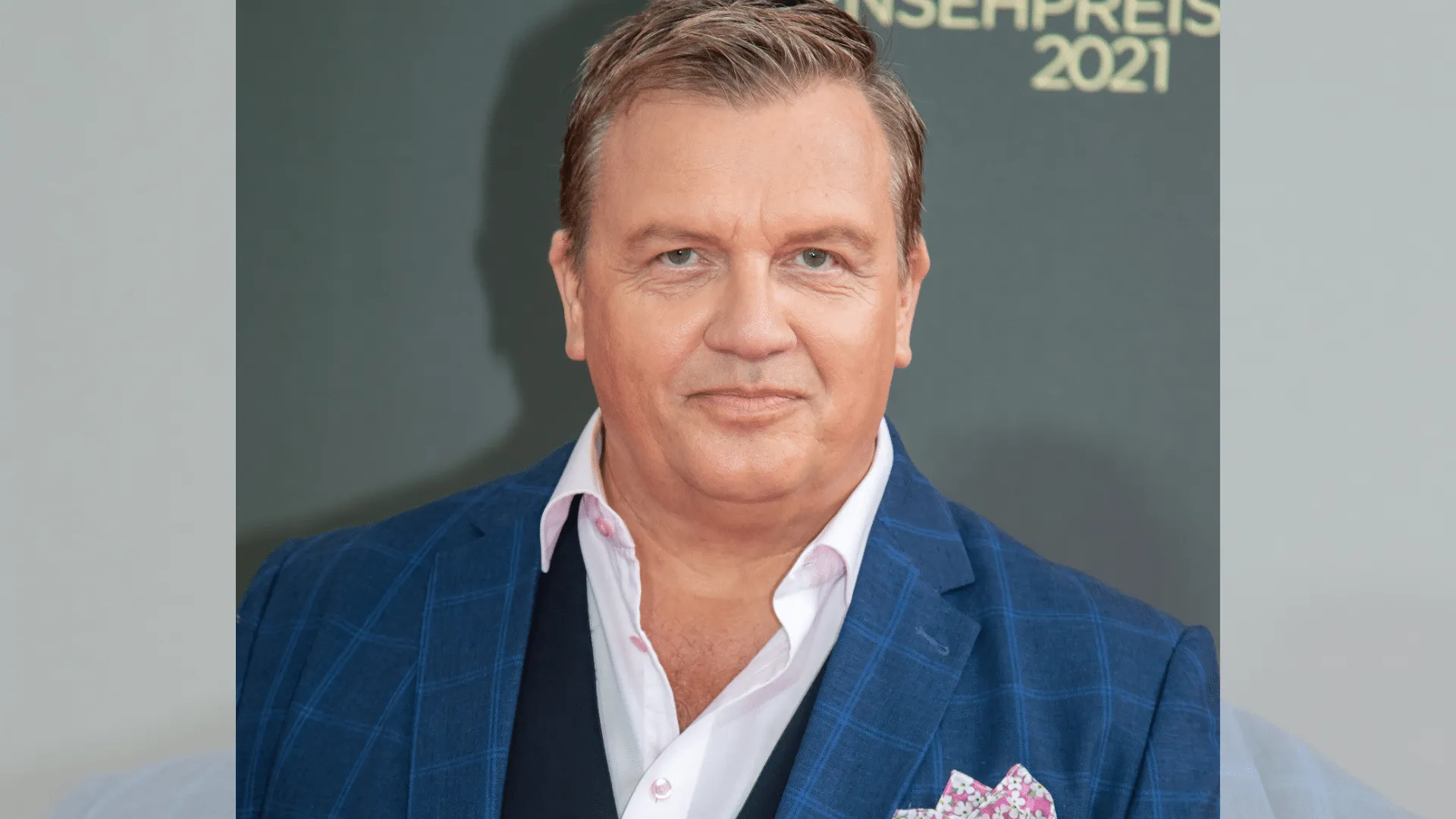 Hape Kerkeling wird 60: Ein Blick auf das Leben des deutschen Entertainers!