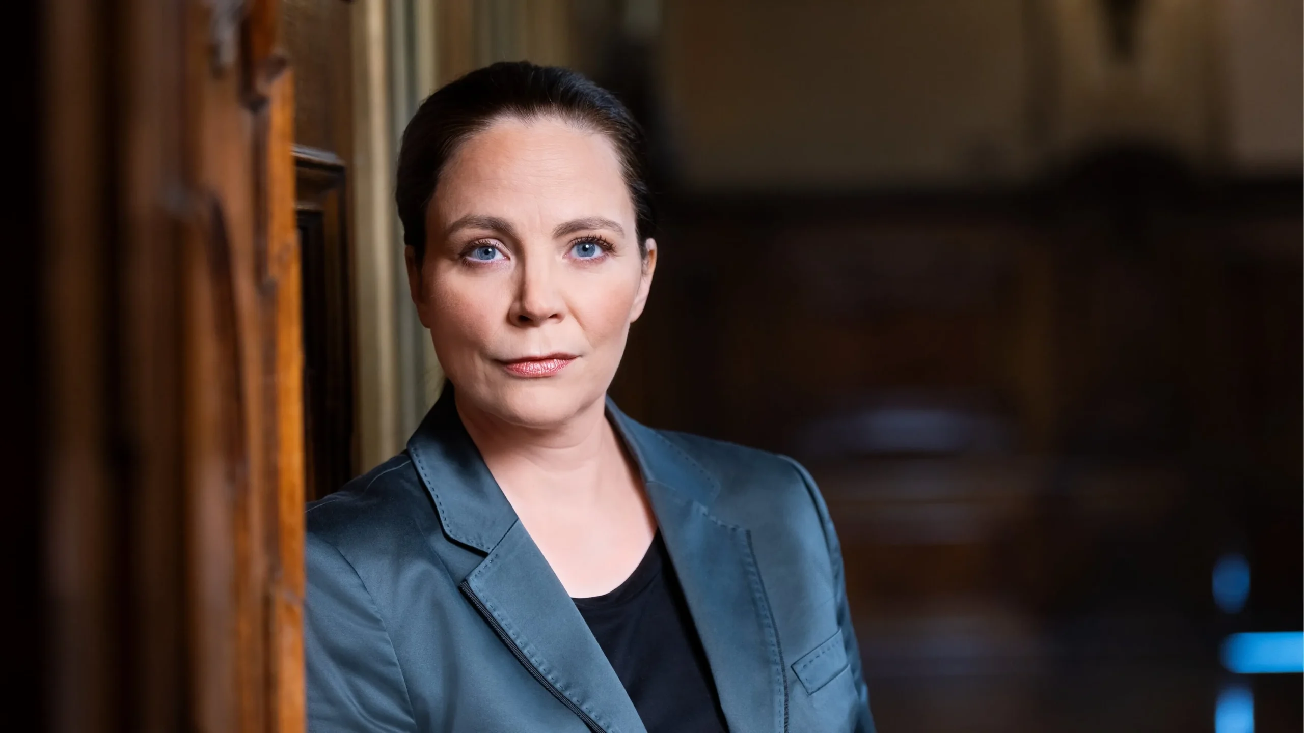 Thea Dorn: Warum die Schriftstellerin jetzt alle Blicke auf sich zieht!