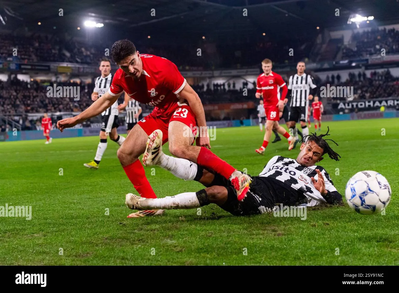 Heracles – AZ: Der Geheimtipp, der Deutschland im Sturm erobert!