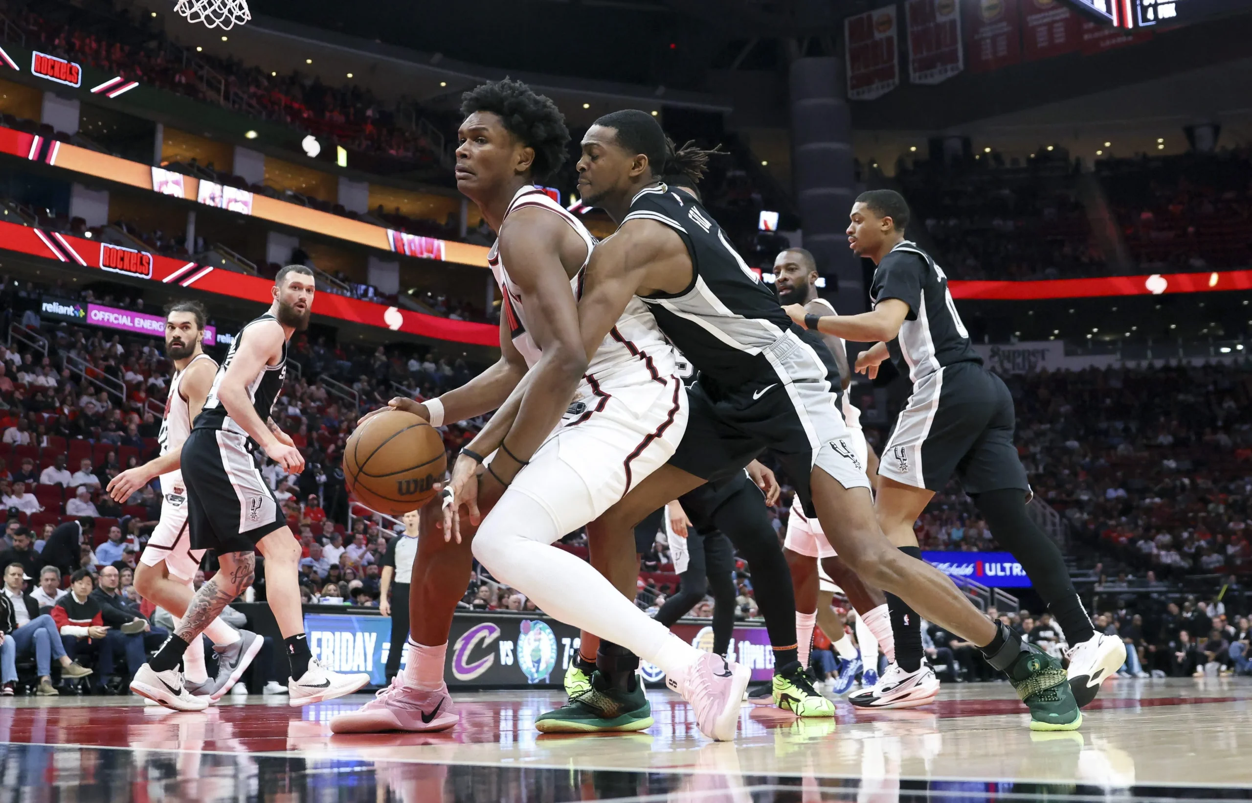Spurs vs. Rockets: Wer gewinnt das Duell der Giganten?