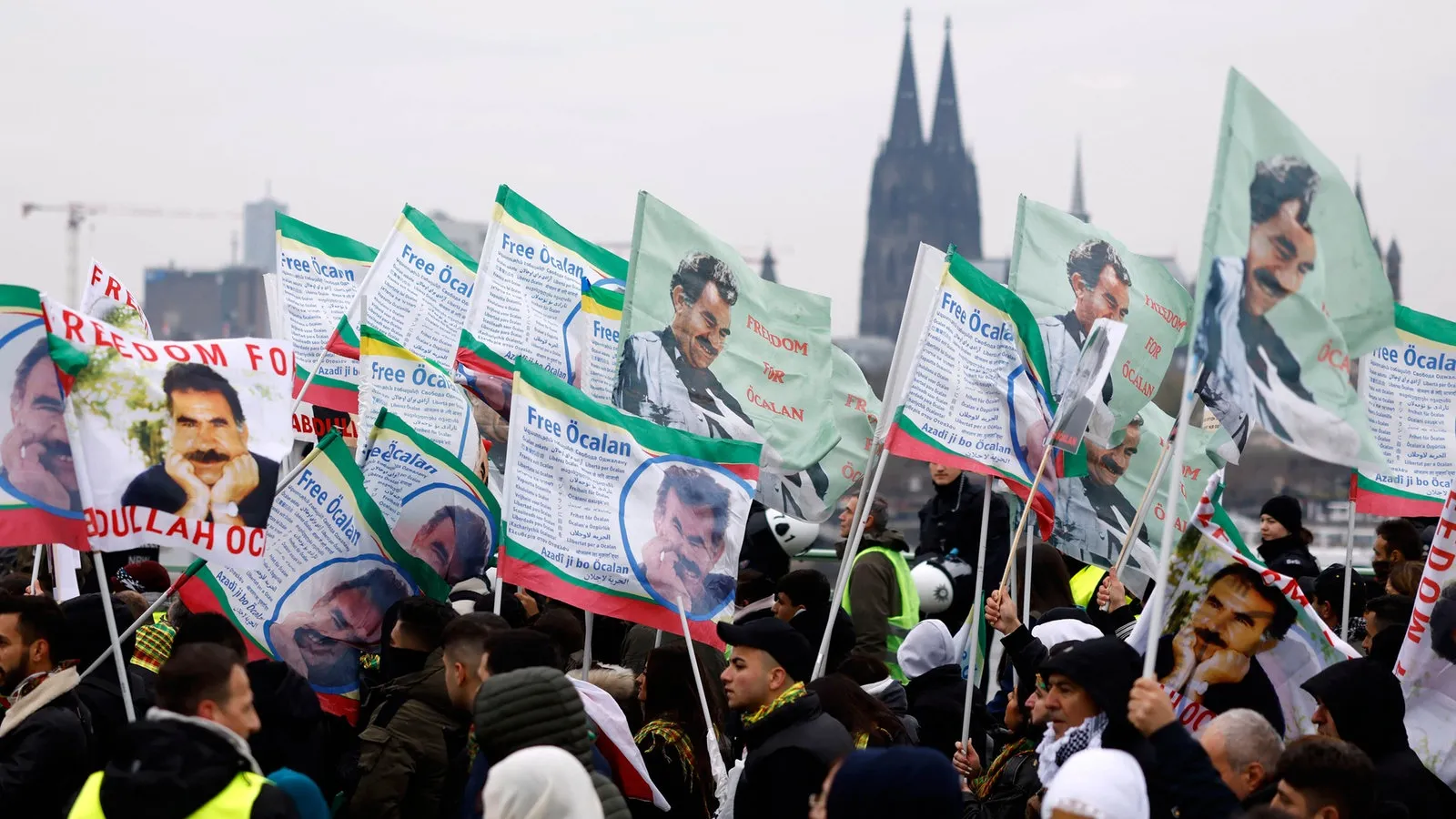 Massive Kurden-Demonstration in Köln: Tausende fordern Gerechtigkeit!