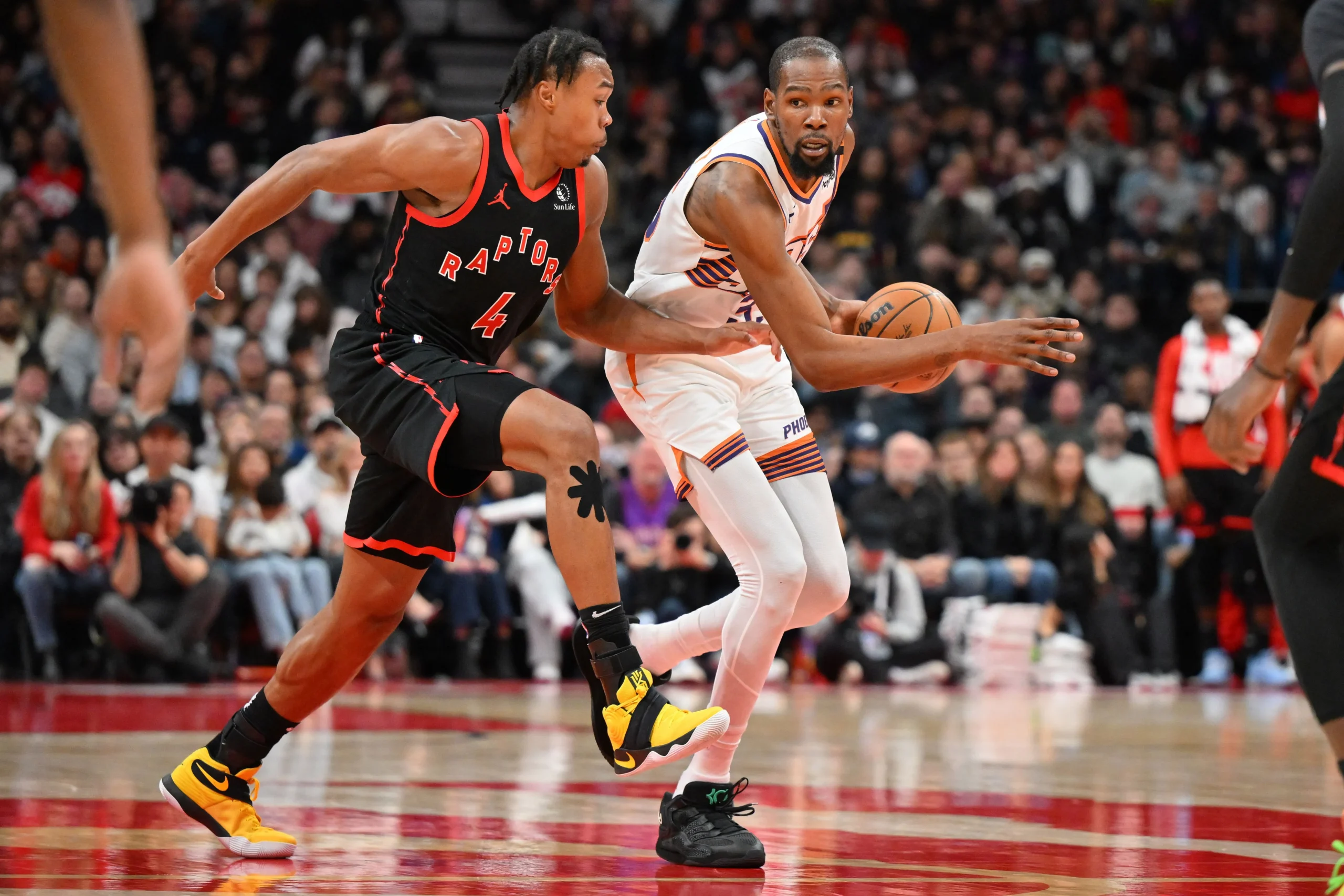 Raptors vs. Suns: Wer holt sich den entscheidenden Sieg im Playoff-Rennen?