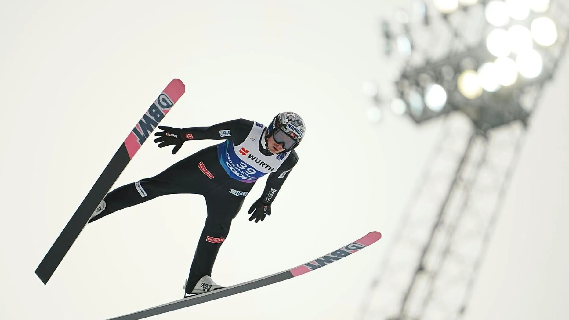 Skispringen im Fokus: Die Anzüge, die die Athleten zum Fliegen bringen!