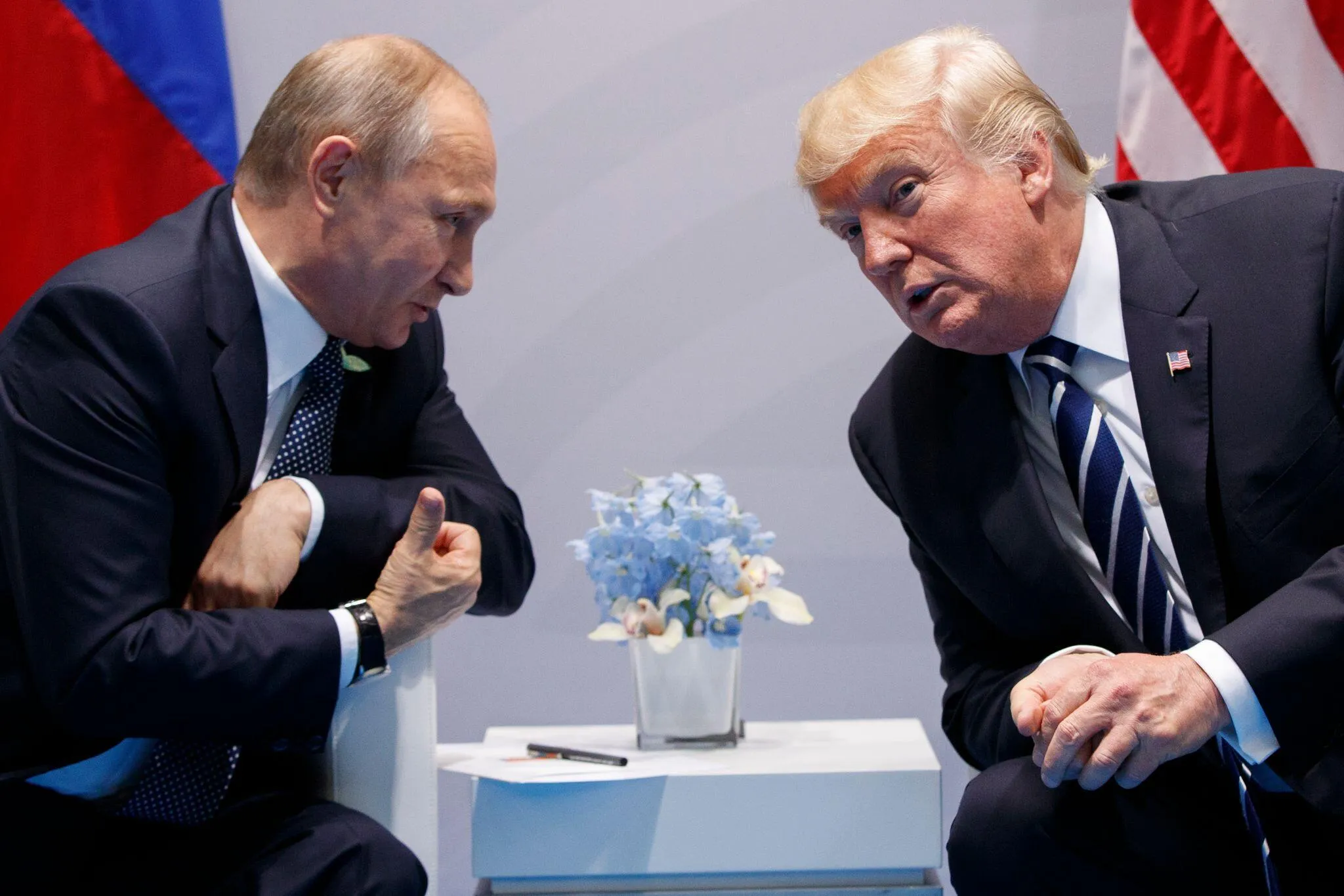 Trump und Putin im Gespräch: Ein Telefonat, das die Welt verändern könnte!