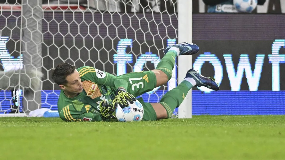 Alexander Schwolow: Der Torwart, der die Bundesliga aufmischt!
