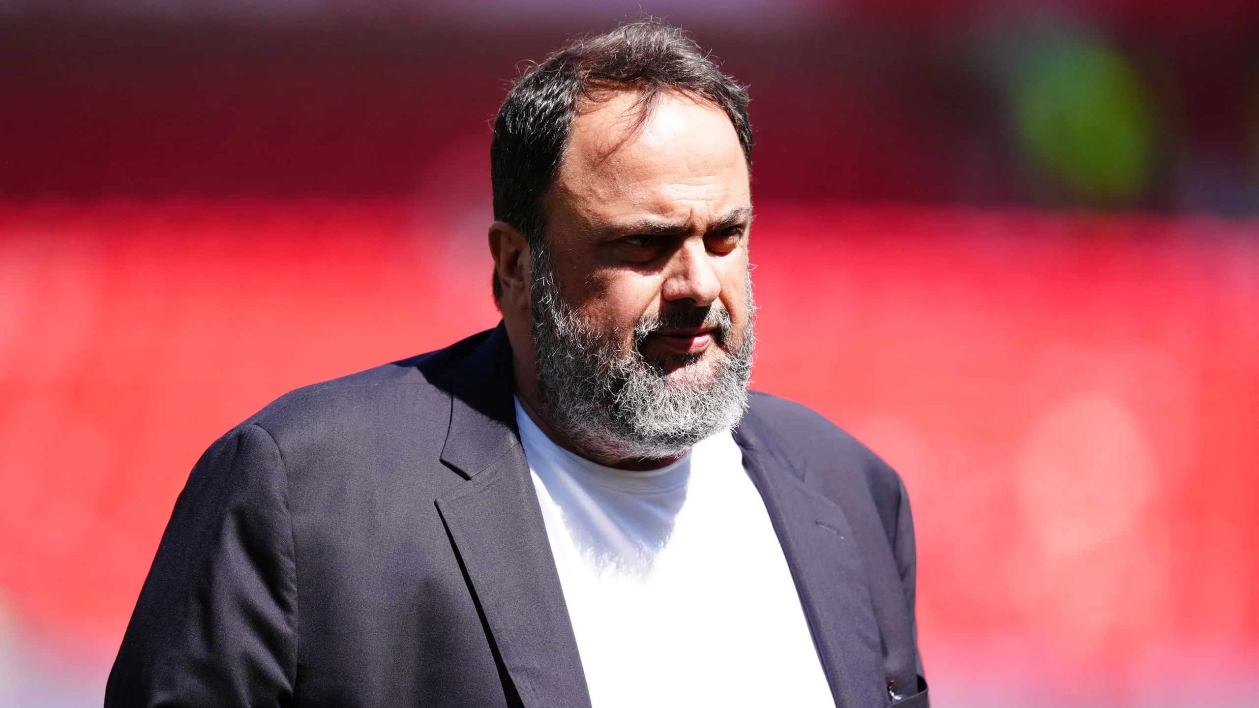 Evangelos Marinakis: Der geheimnisvolle Unternehmer, der Deutschland im Sturm erobert!