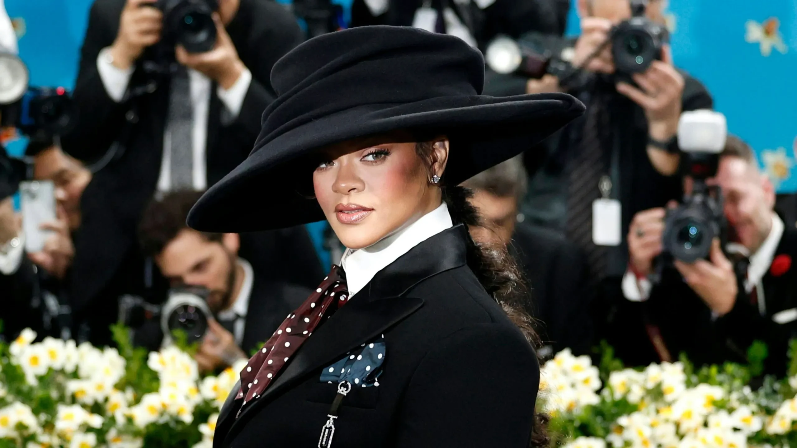 Rihanna überrascht die Welt: Ist sie wirklich schwanger? Alle Details hier!