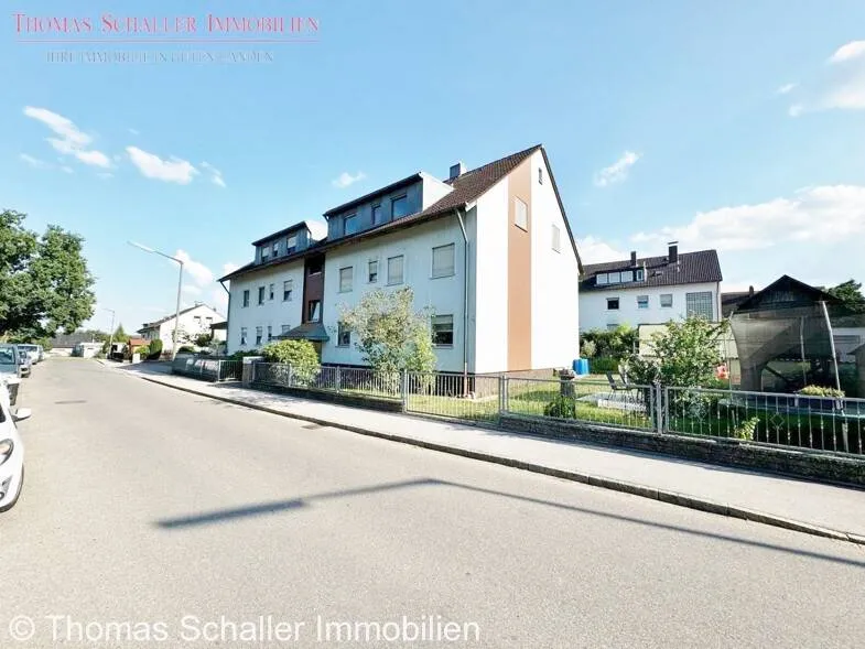 Roth im Trend: Warum die Farbe jetzt jeder trägt!